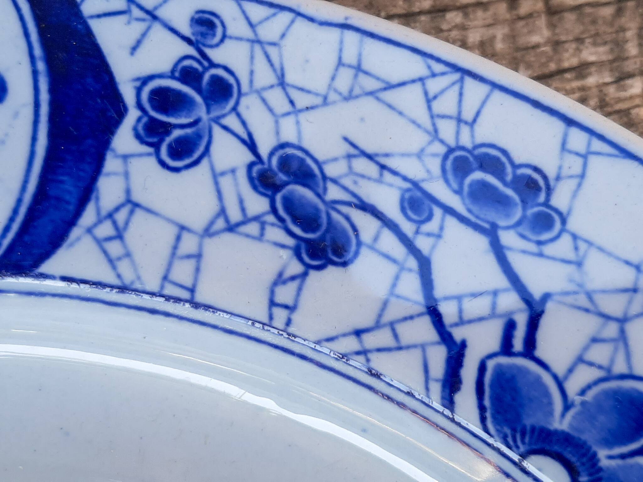 Plat en faïence de Creil et Montereau modèle Japon