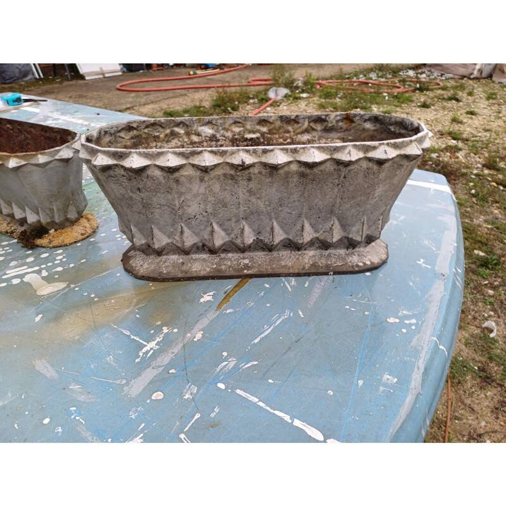 4 cast iron planters from 1900 from Charleville-Mézières