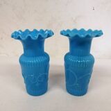 Paire de vases en opaline bleu