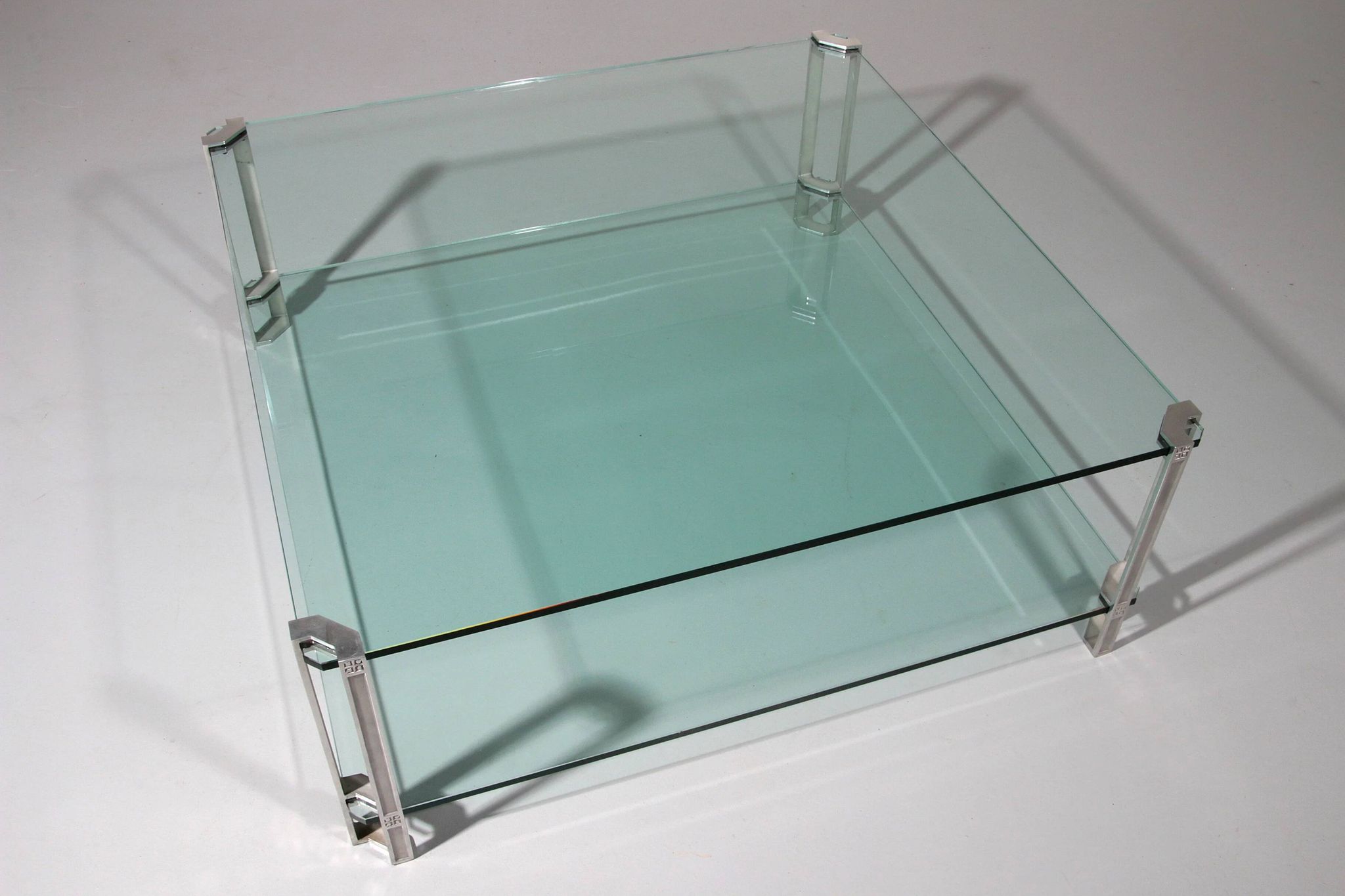 Grande table basse de Peter Ghyczy, modèle T24 (120x120x45)