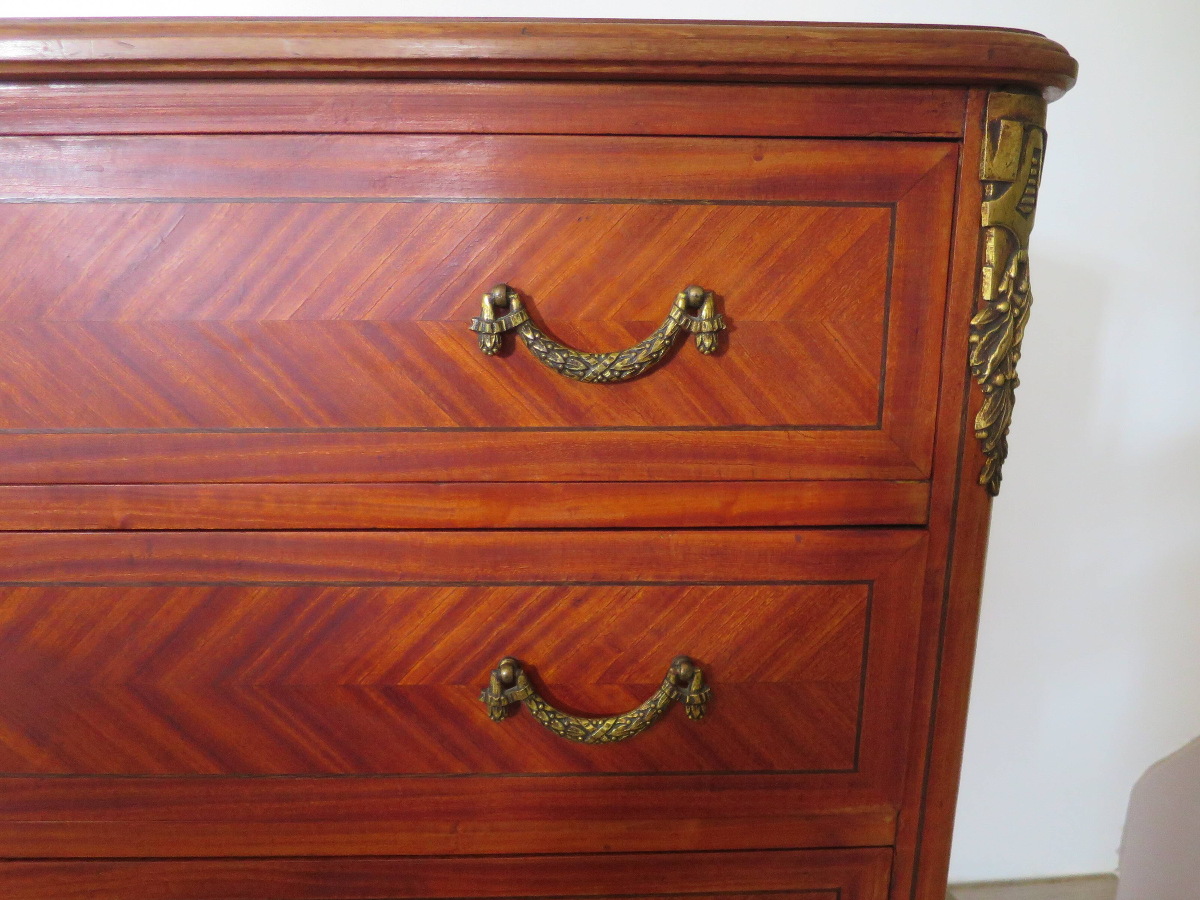 Louis XVI chest of drawers - Bronze - Butterfly wood veneer marquetry - 1930