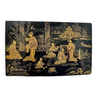 Large Japanese lacquered box from 1850
