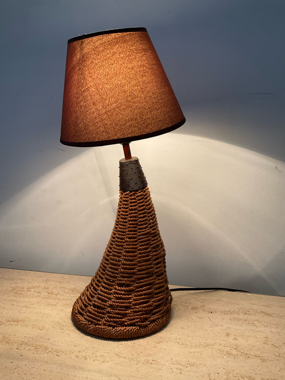 Lampe vintage en rafia