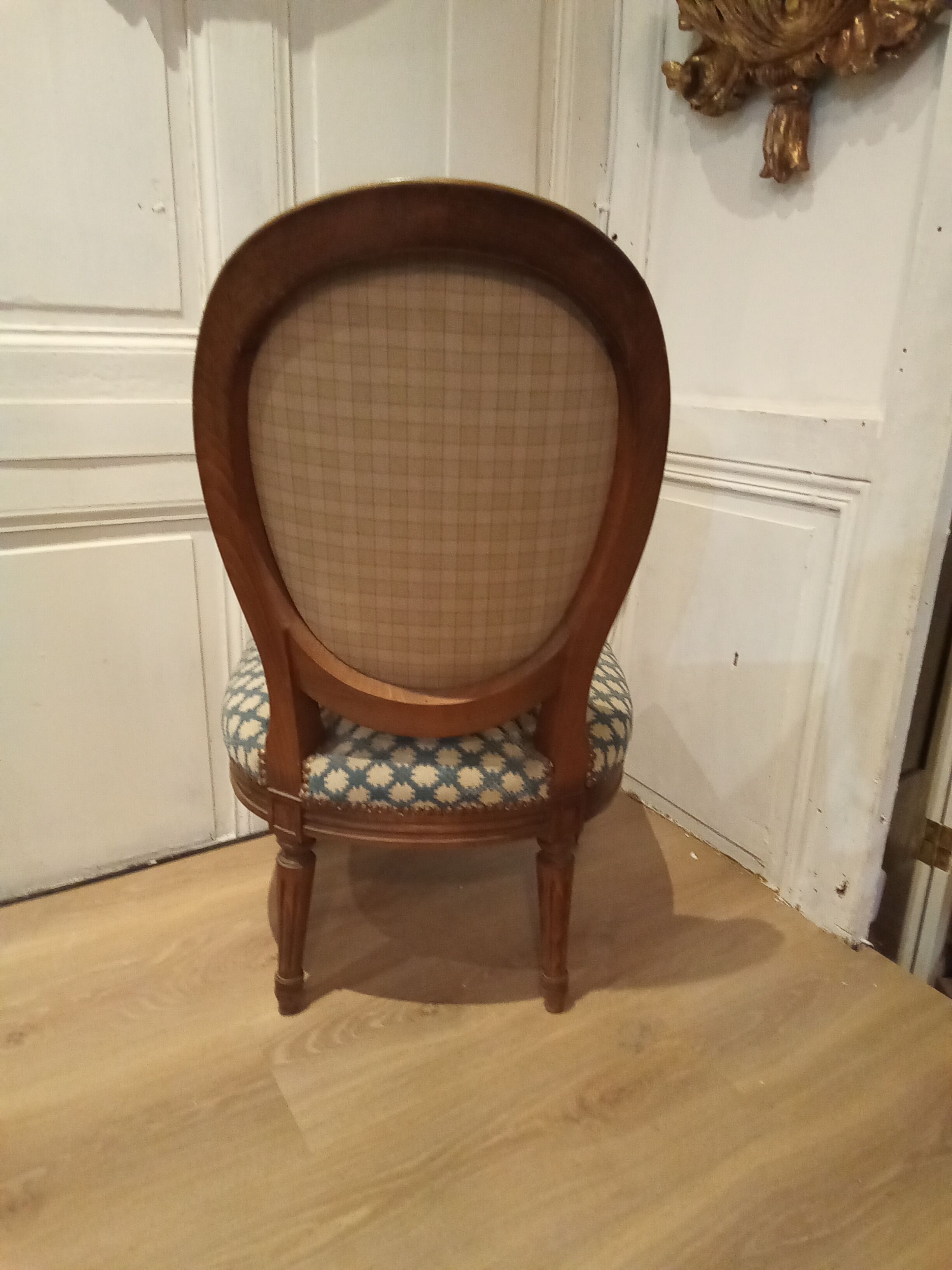Chaise de style Louis XVI