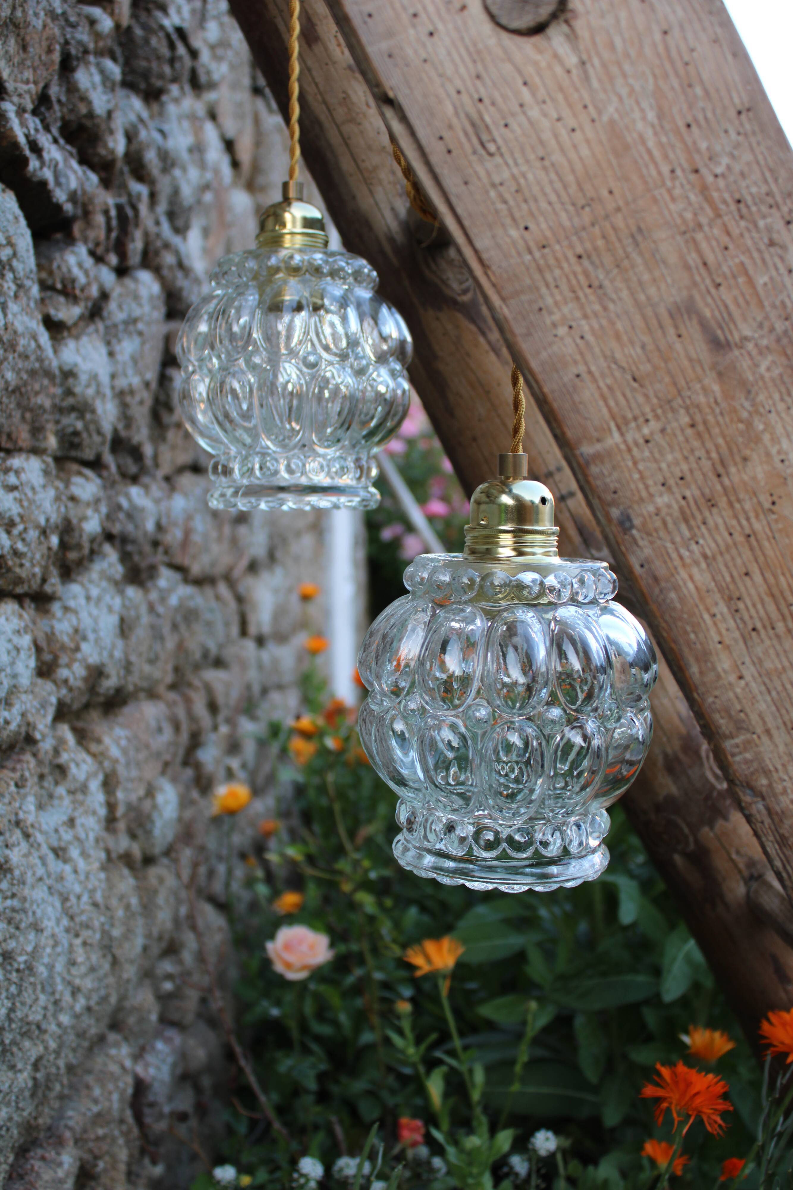 Moulded glass hanging lamp