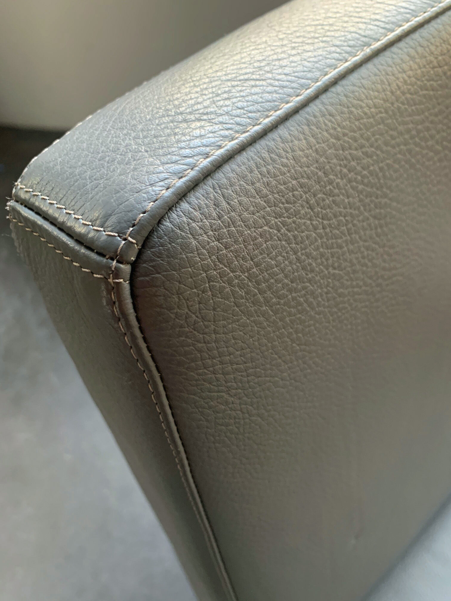 Minta chair - Hannes Wettstein