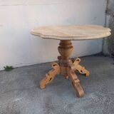 Solid wood pedestal table