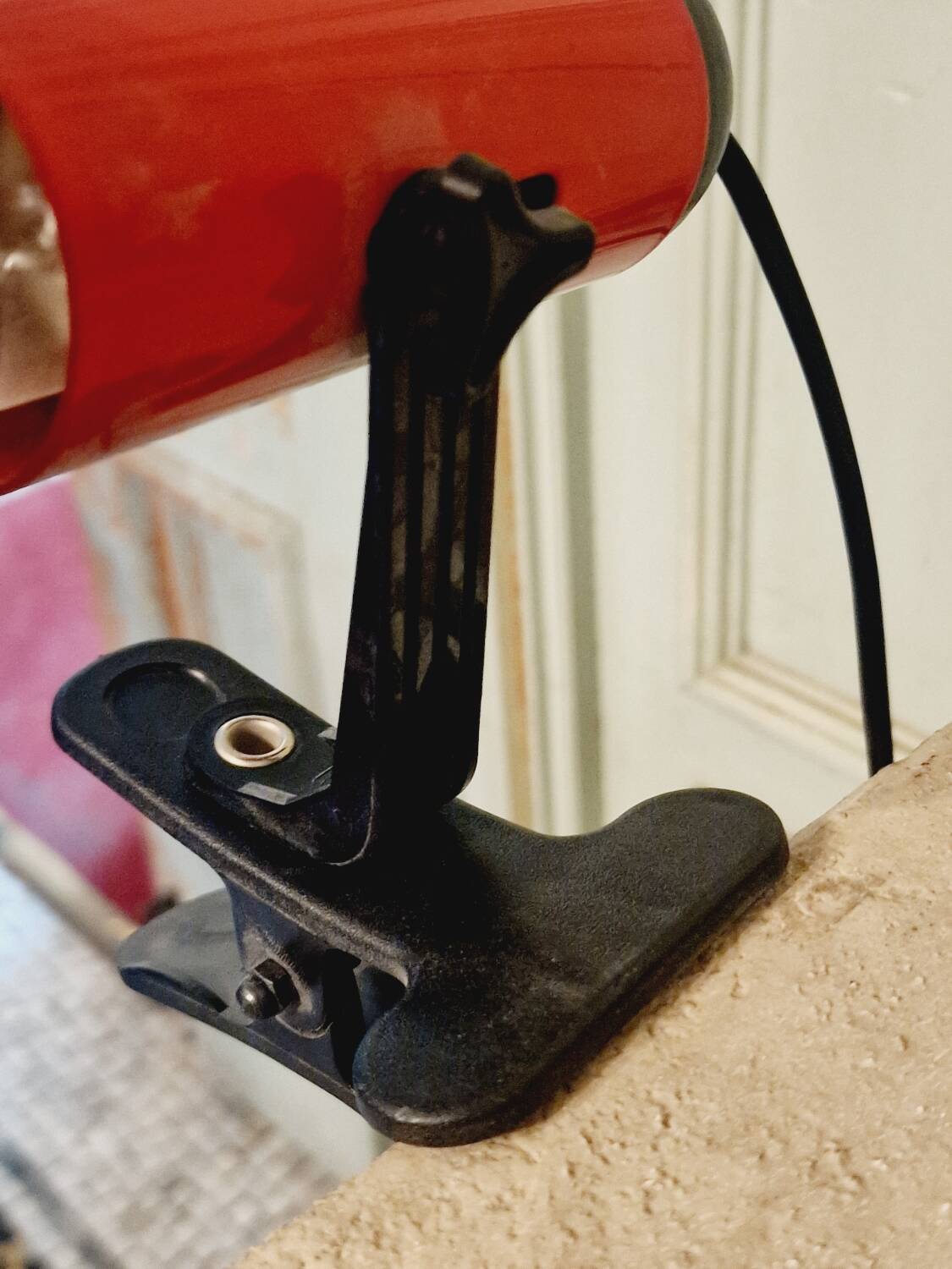 Vintage red clip spot