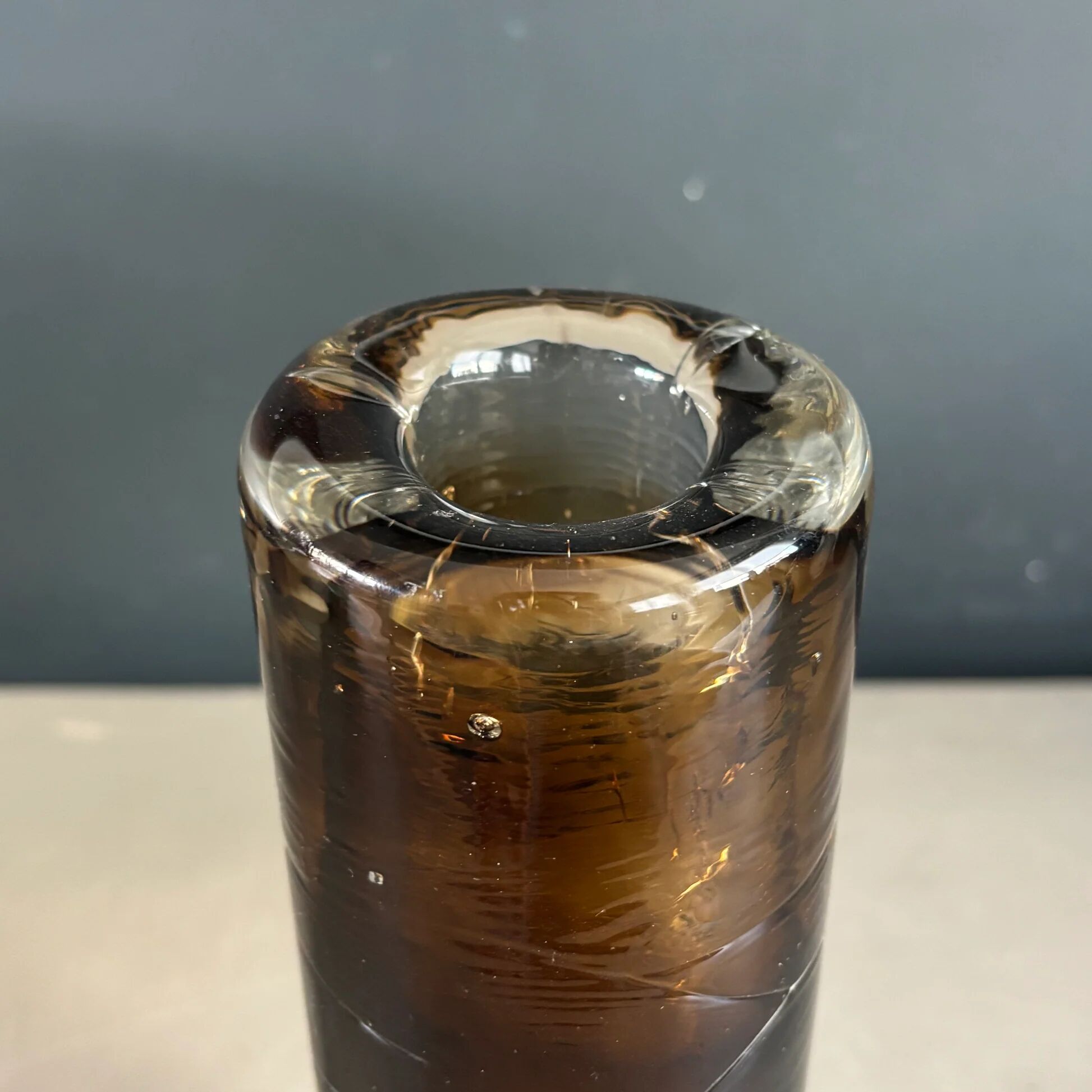 Grand bougeoir en verre moulé marron - Ref 1350