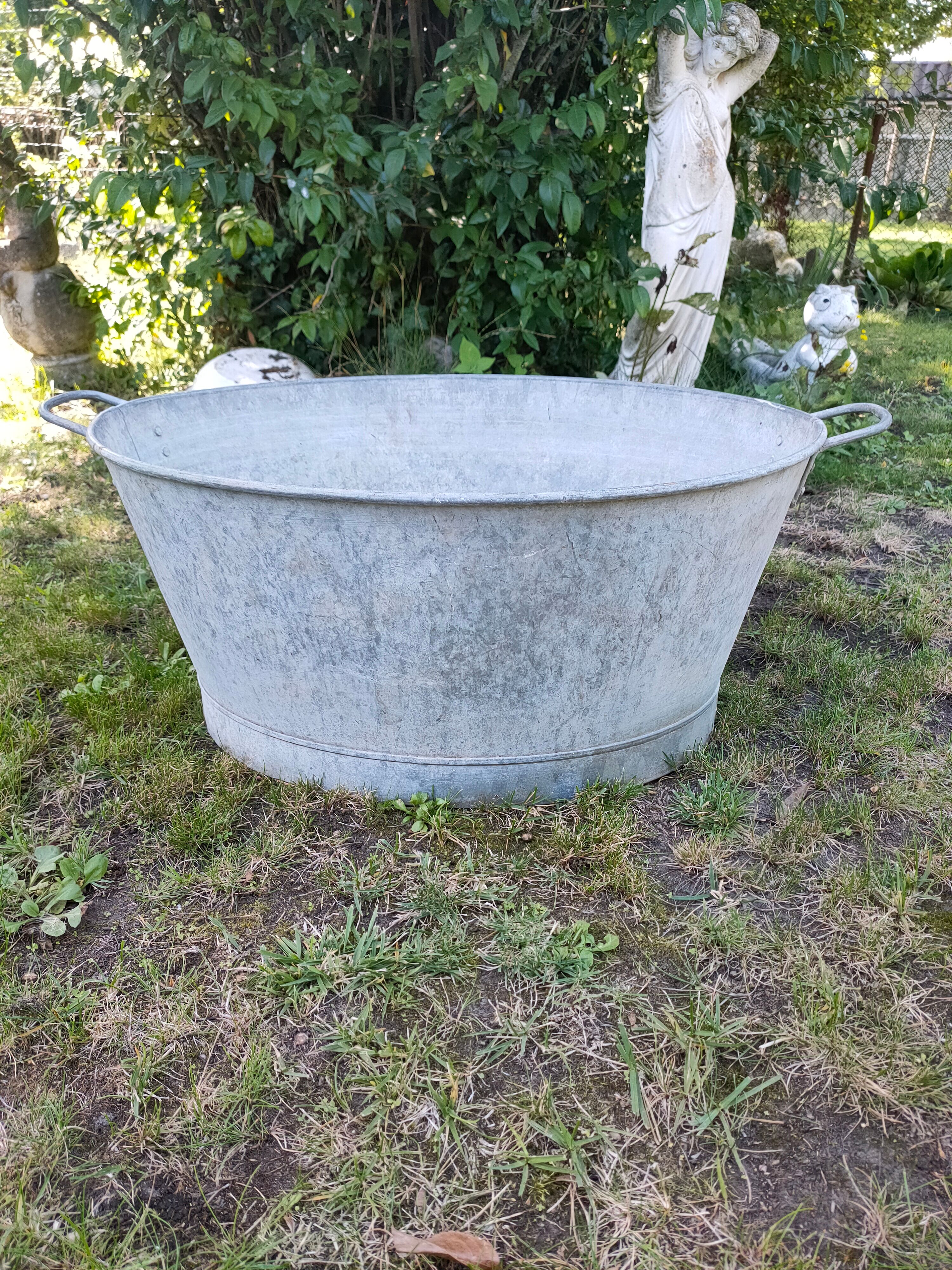 Old oval zinc basin