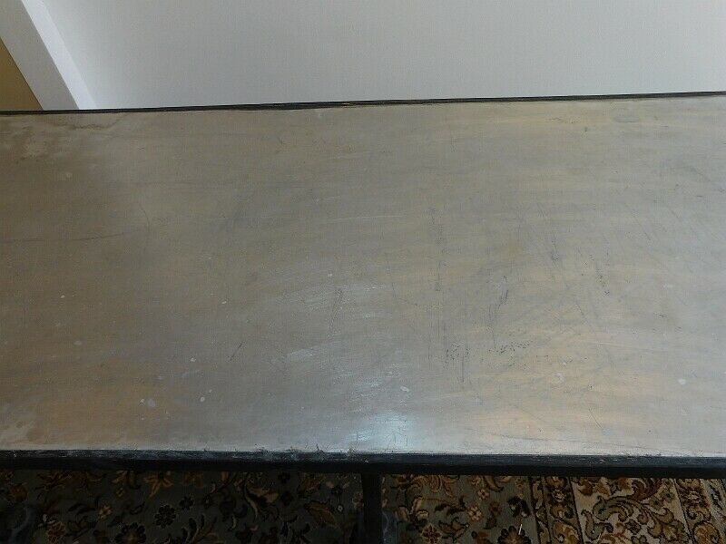 Table cast foot and zinc tray