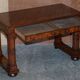 Table d'écriture Renaissance en noyer flamé style Pugin, vers 1850