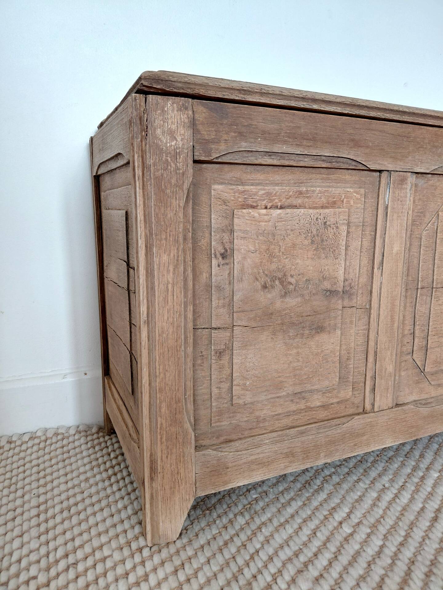 Large antique wedding chest in raw oak from the 19th century (shallow depth)