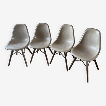 4 DSW Eames chairs