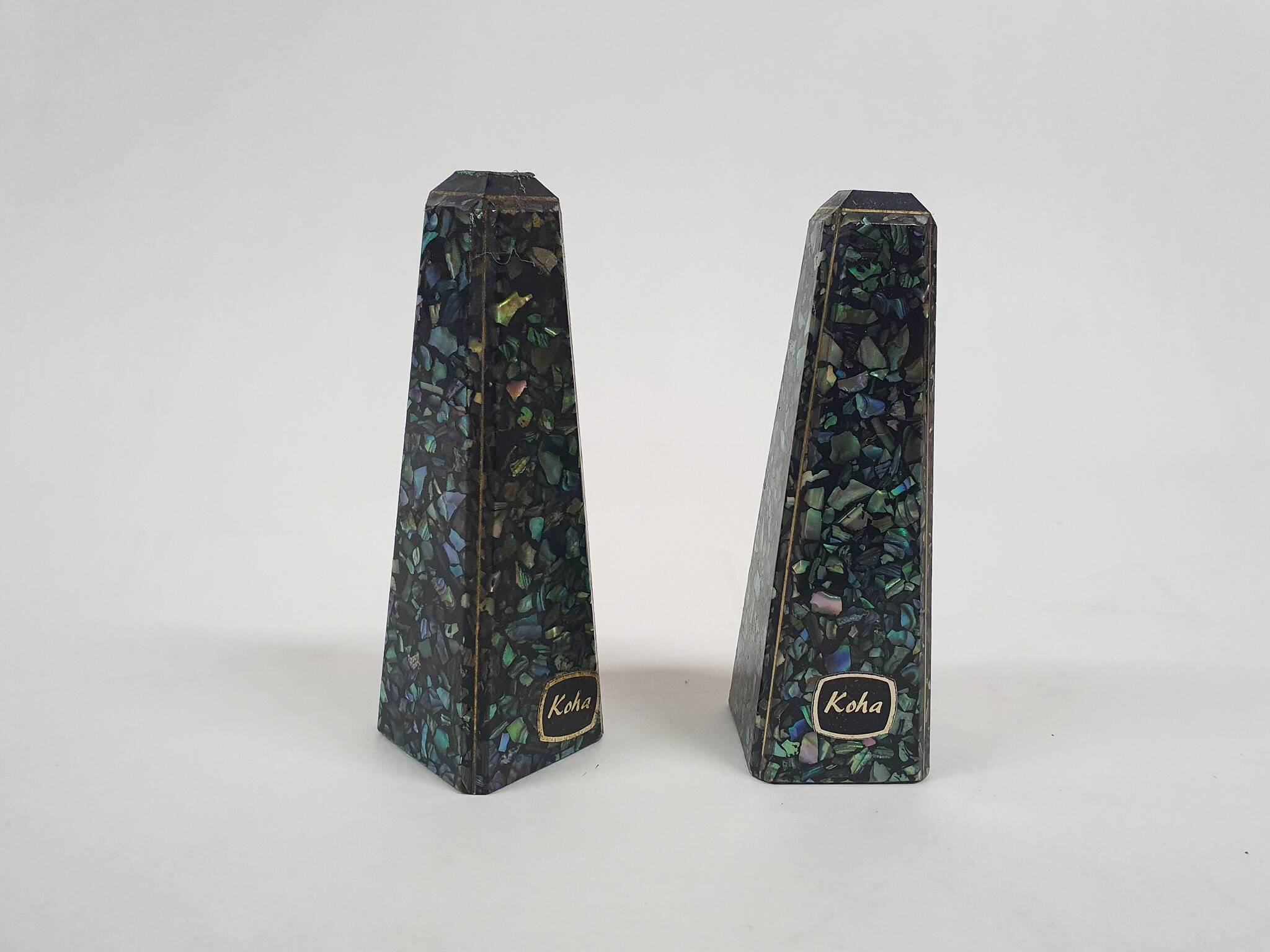 Vintage Salt and Pepper shaker in Paua shell, by Koha, New Zealand 1950's