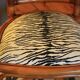 Chaise en bambou assise zébrée