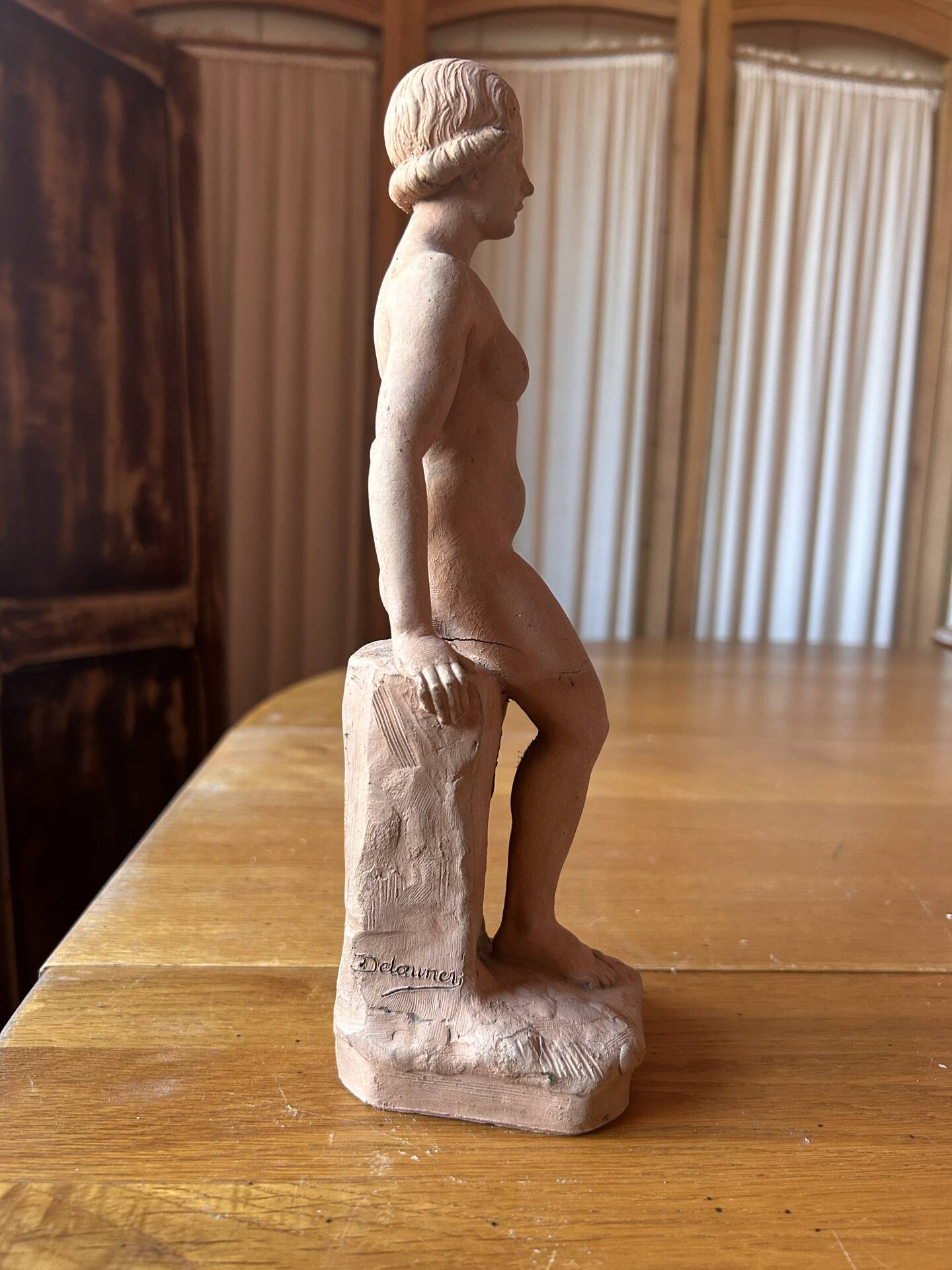 Art Deco terracotta sculpture signed Deloner – a beautiful classic.