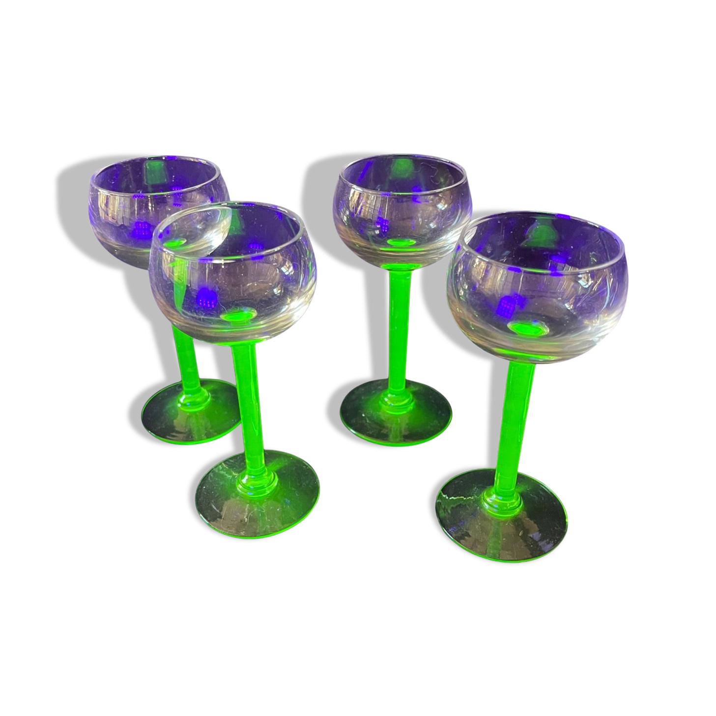 Ouraline: 4 wine glasses