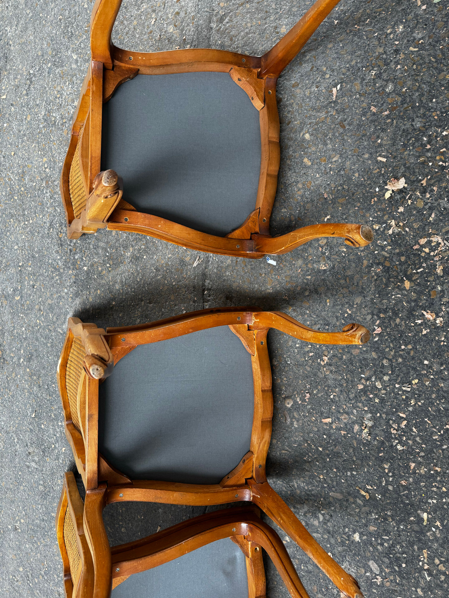 Set of 6 chairs in Louis XV style - carved wood and caning