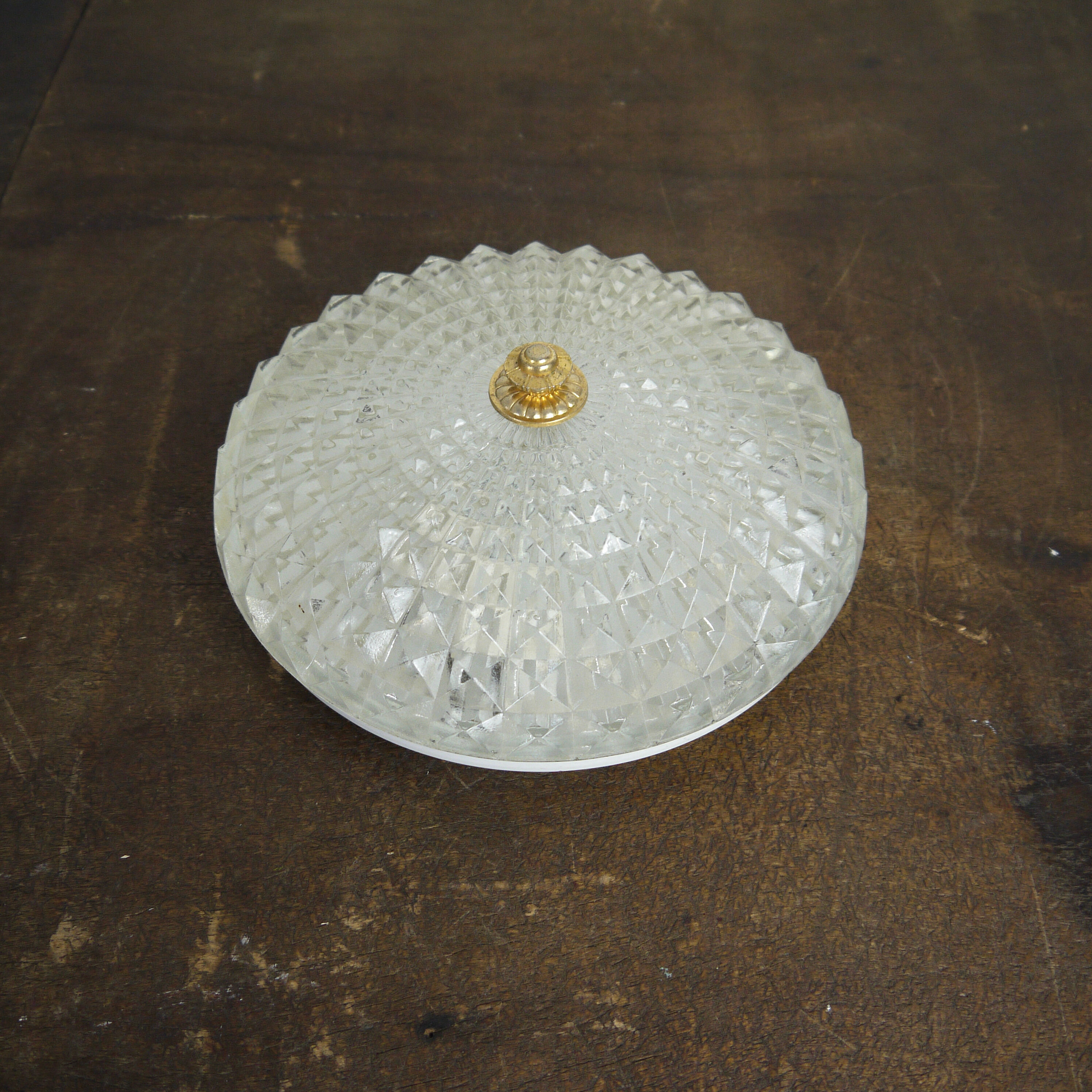 Round chiseled glass ceiling