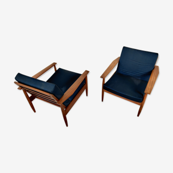 Paire de fauteuils scandinaves bleu années 60