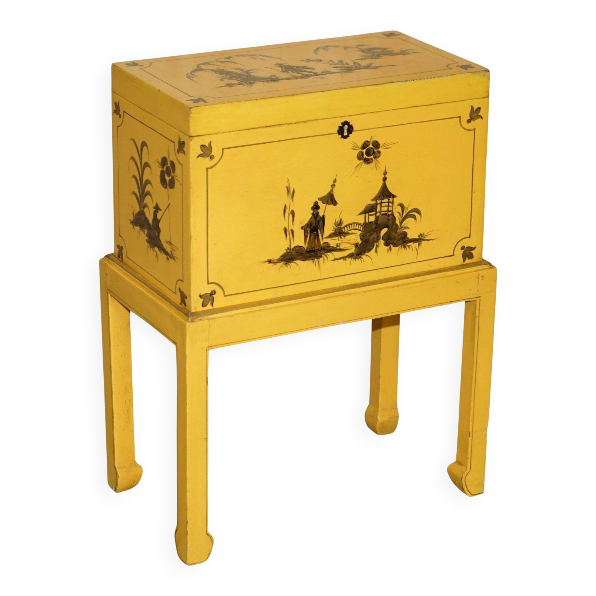 Antique Japanese commode hand-painted and lacquered.