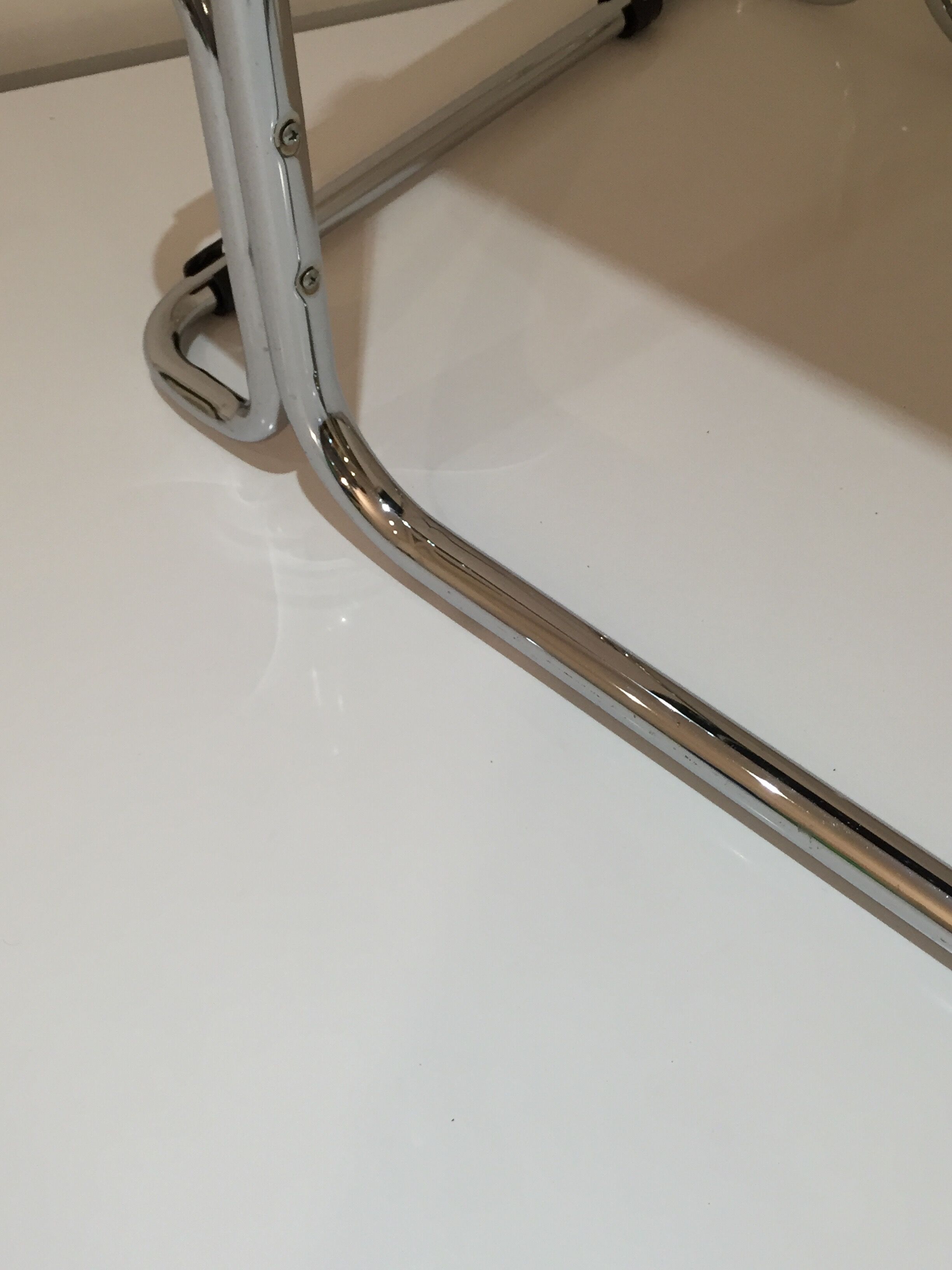 Cantilever design bar