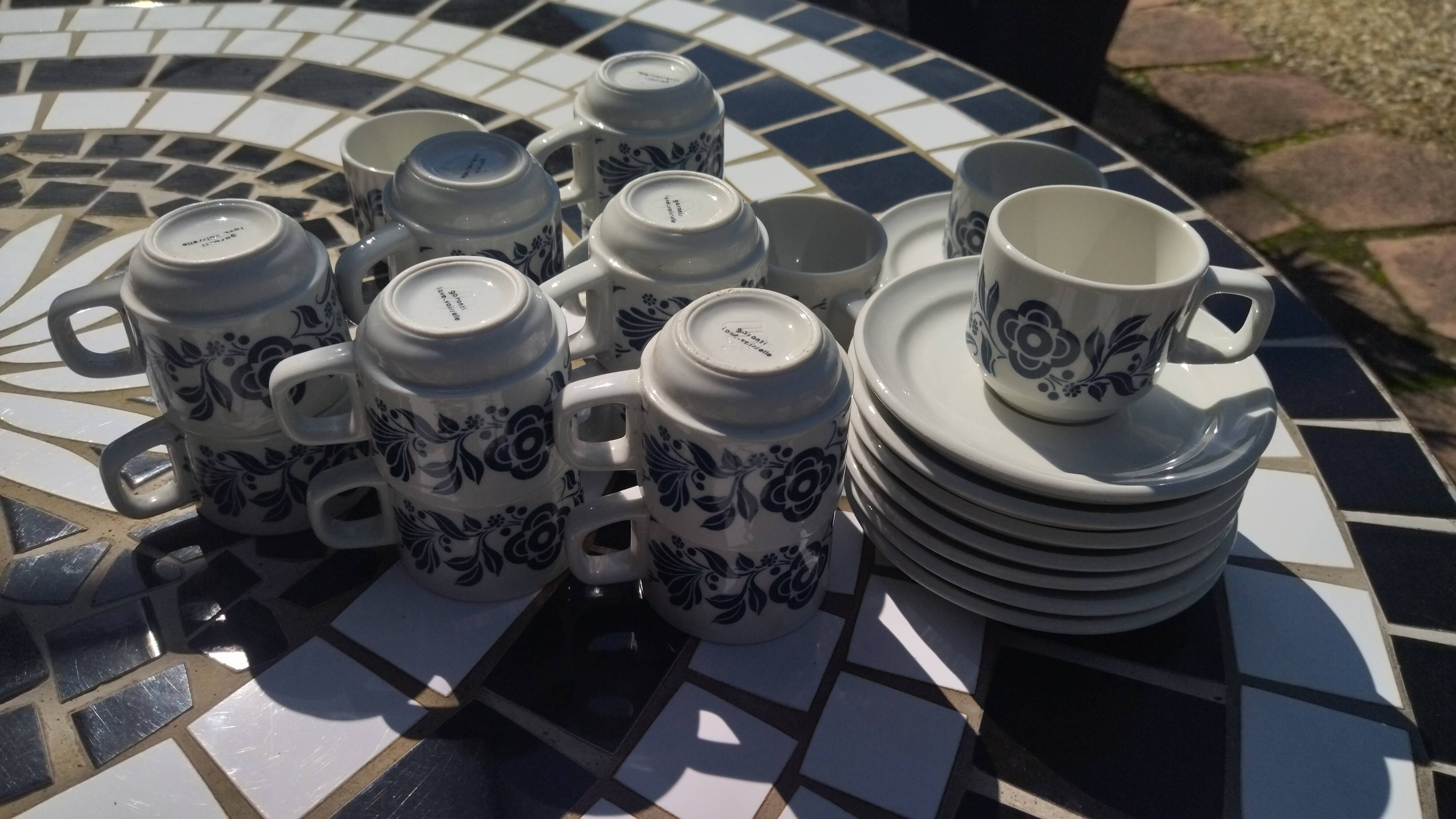 Espresso bar coffee cups set of 16 and 8 saucers