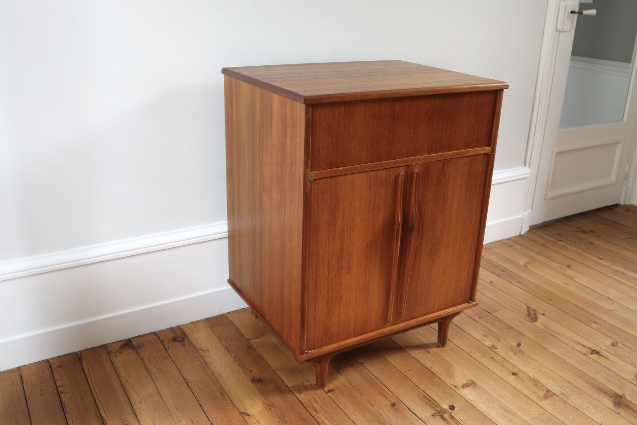 Scandinavian hi-fi furniture in teak 1960