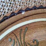 Assiettes en terre cuite vernissée