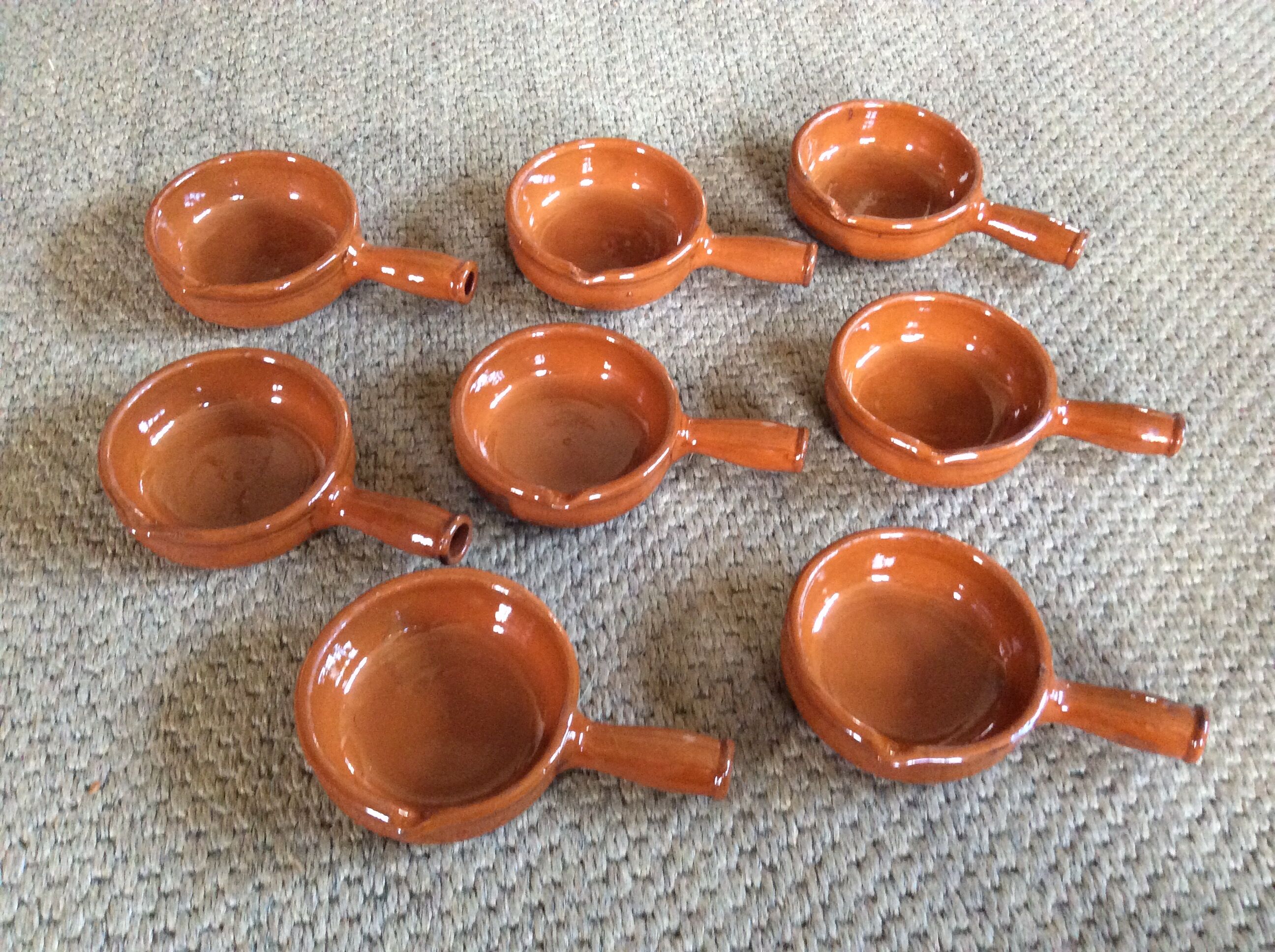 Series of 8 ramekins