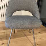 4 chaises de conférence gris foncé Eero Saarinen