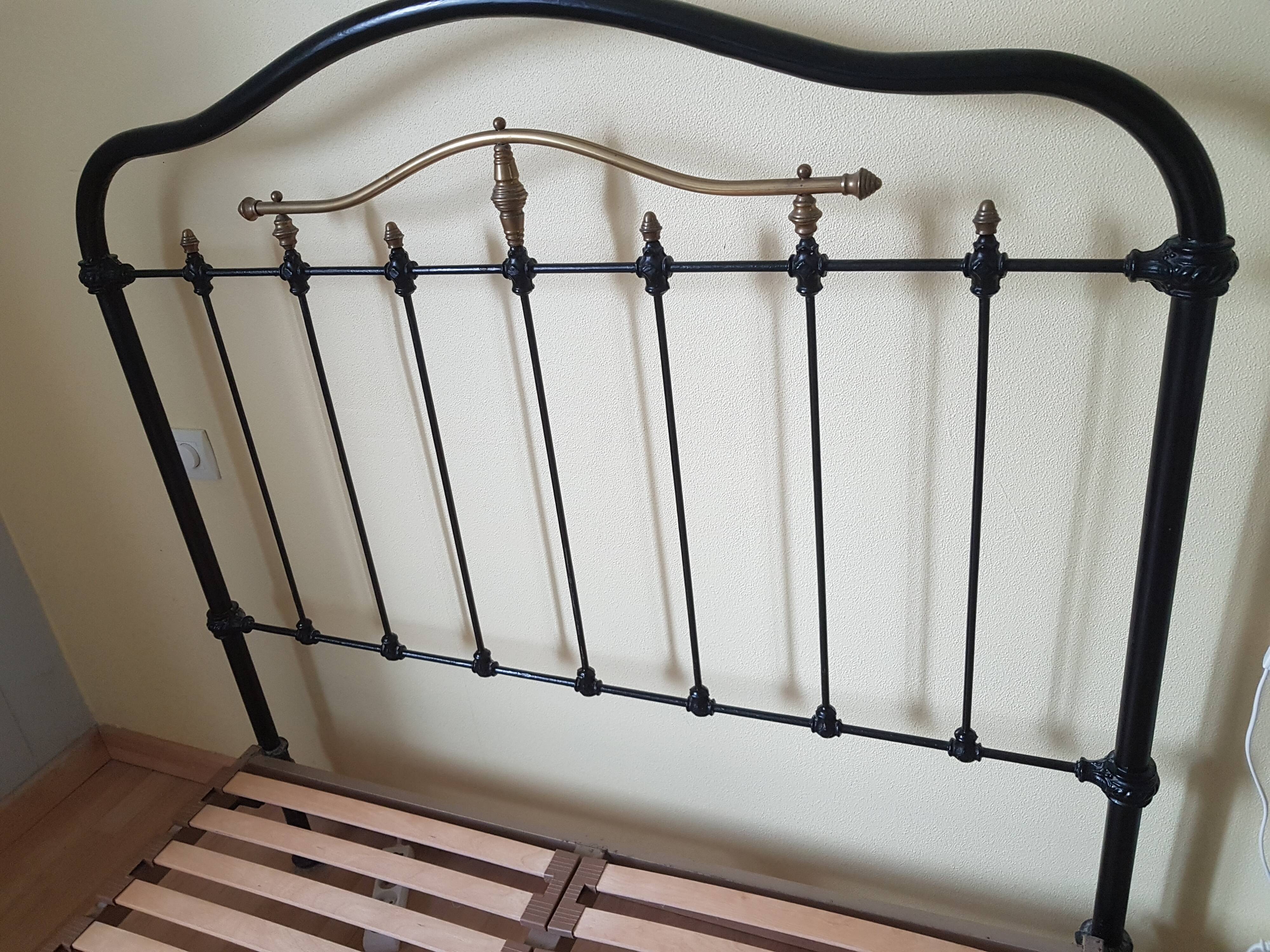 Old metal and brass bed frame + slatted base