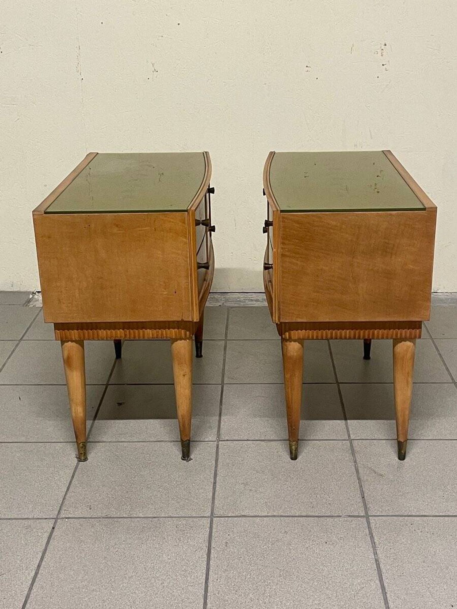 Commodini Mid-Century moderni in stile italiano, anni '50, set di 2