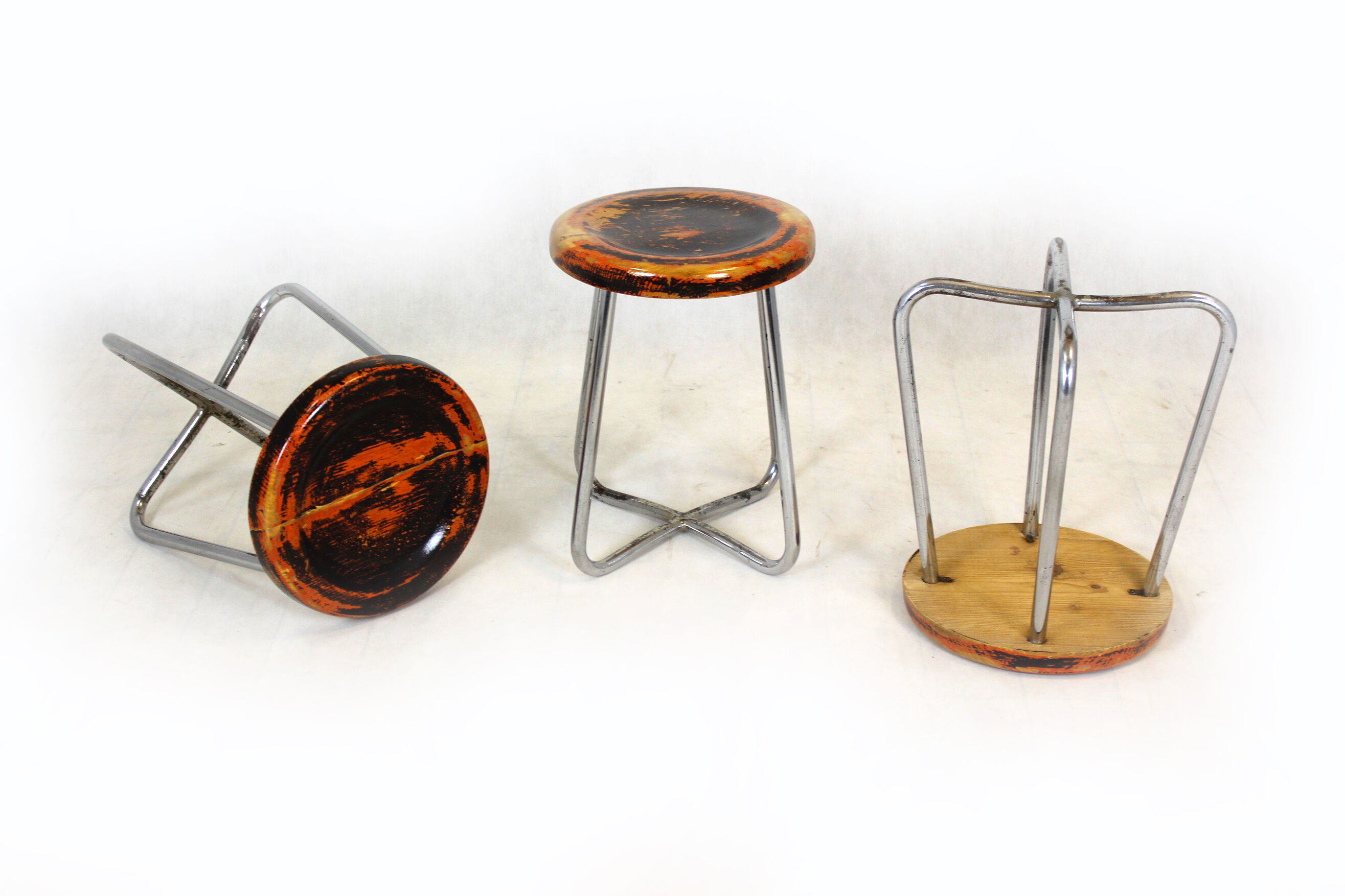 Ensemble de 3 tabourets en acier tubulaire chromé Bauhaus par Robert Slezak, années 1930
