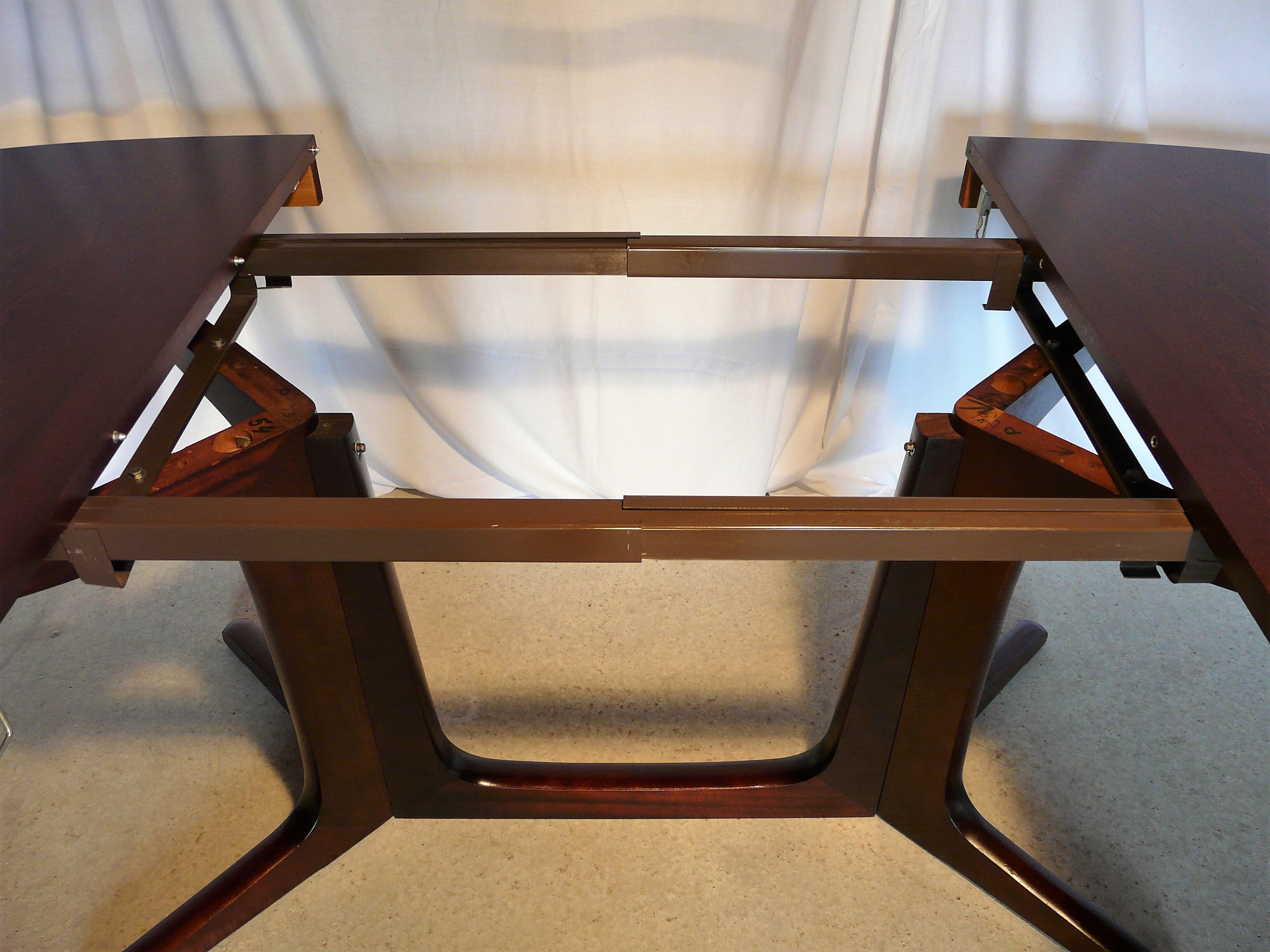 Baumann vintage Scandinavian extendable oval table