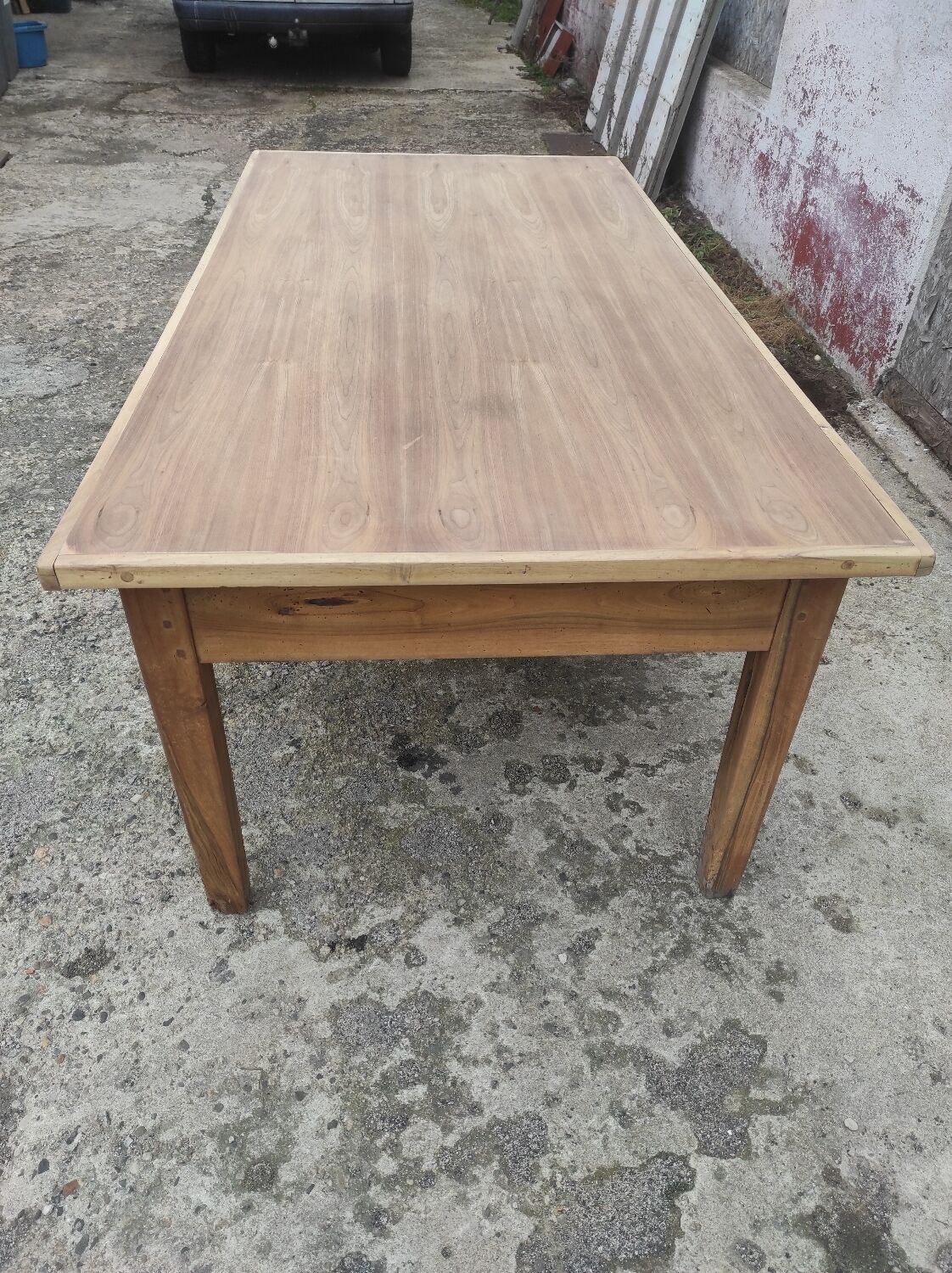 Old farmhouse table of 2x1 m and 8 places in beech and oak