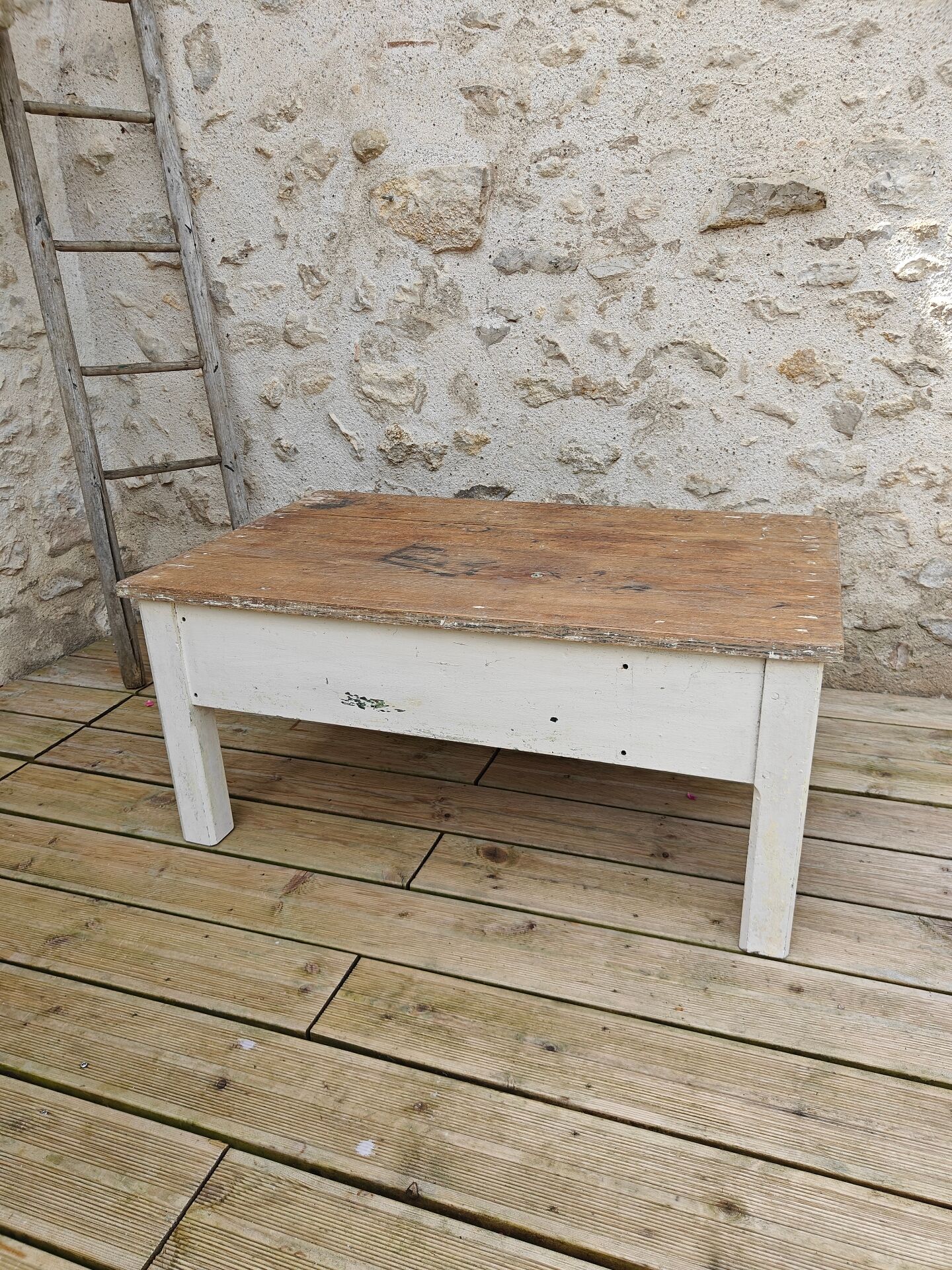 Distressed drawer coffee table, country farmhouse.