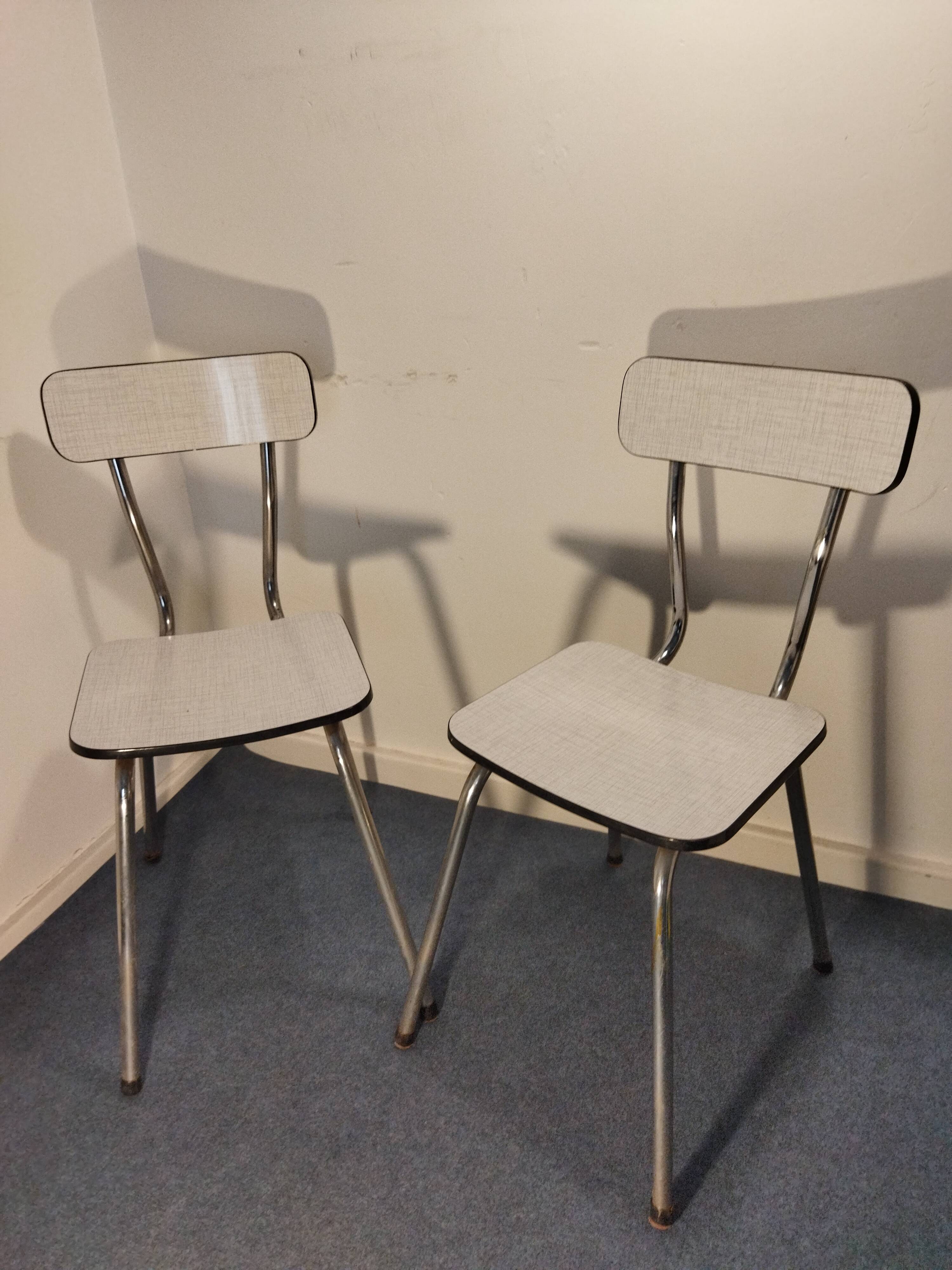 Paire de chaises formica