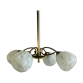 Lustre des années 50 en métal doré et quatre tulipes en verre