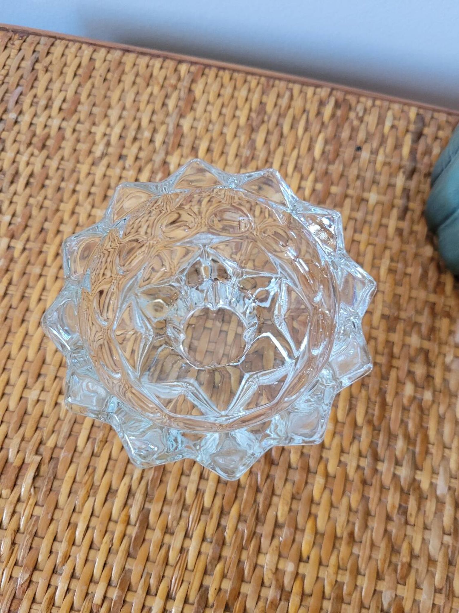 Bougeoir en verre pied étoilé