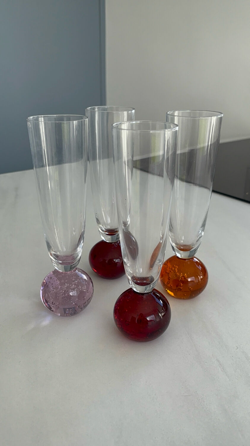 Set of 4 vintage champagne flutes – coloured ball foot – blown glass