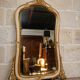 Grand miroir de cheminée – Bois laqué crème et doré – Style Louis XV