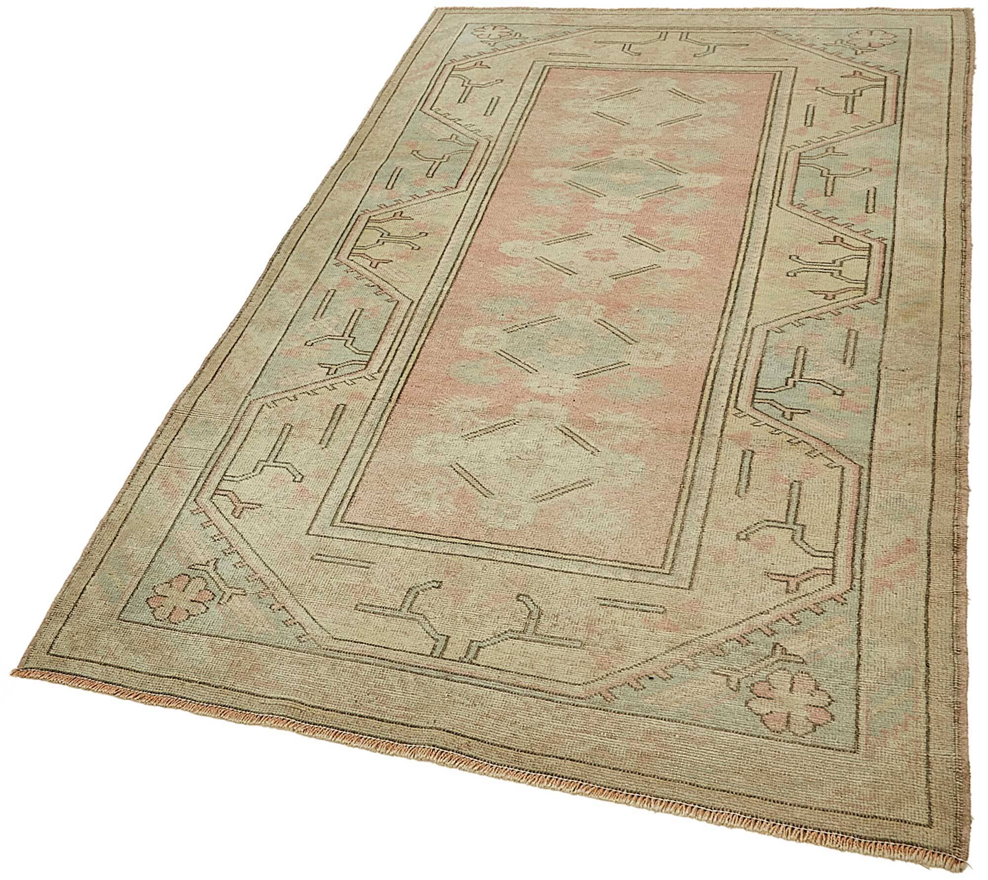 Turkish Vintage Anatolian Rug 124 cm x 214 cm