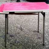 Tale red formica