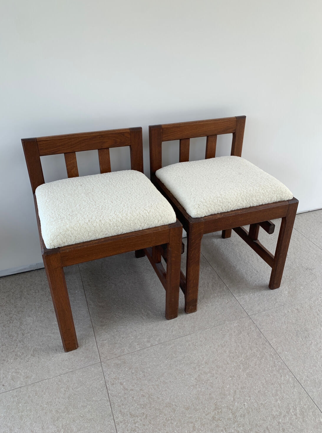 Lot de 2 chaises brutalistes avec dossier bas
