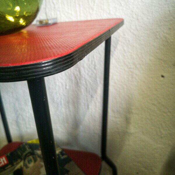 Meuble tv vintage en vinyle rouge