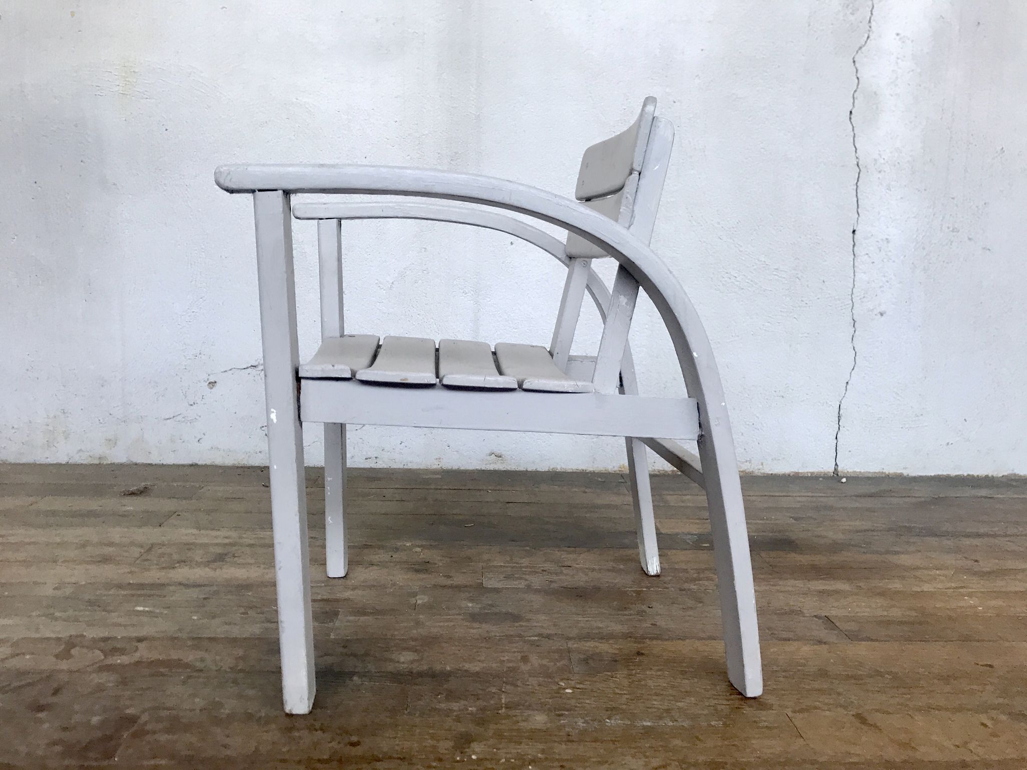 Fauteuil vintage pour enfant blanc gris clair 1950