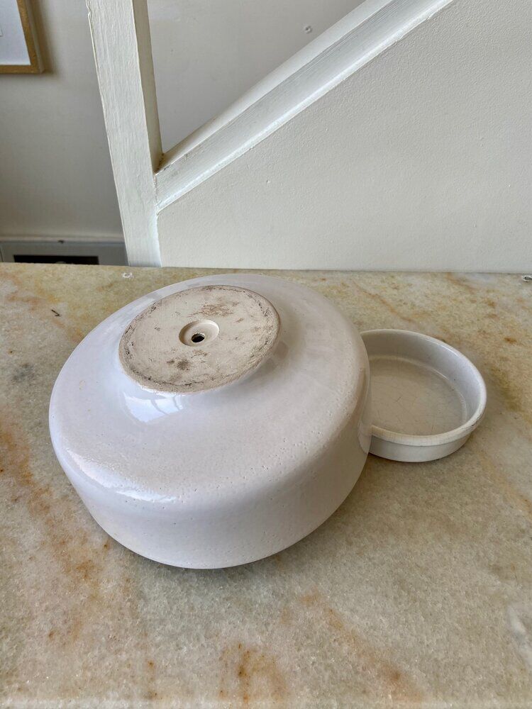 White ceramic pot and saucer ⌀ 20 cm