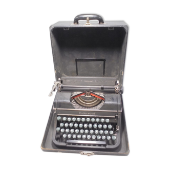 Underwood Universal Typewriter